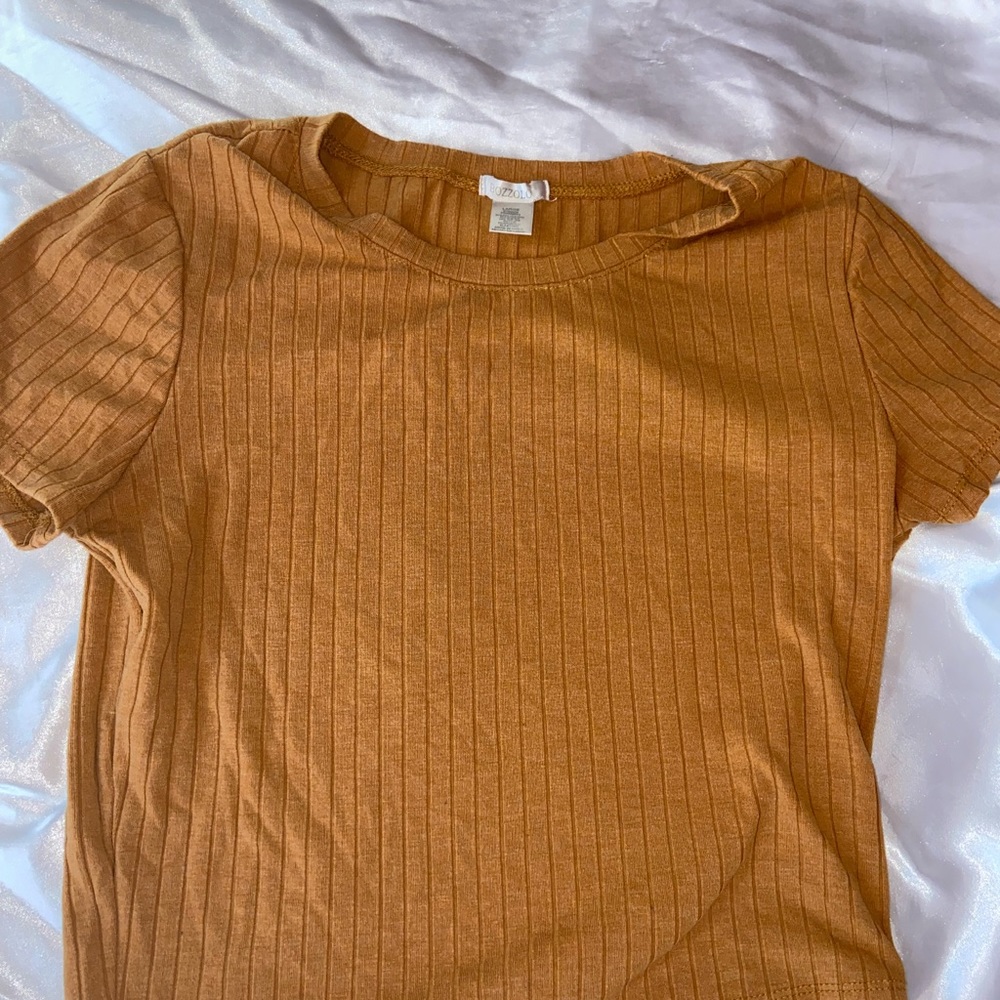 Simple Cropped T-Shirt